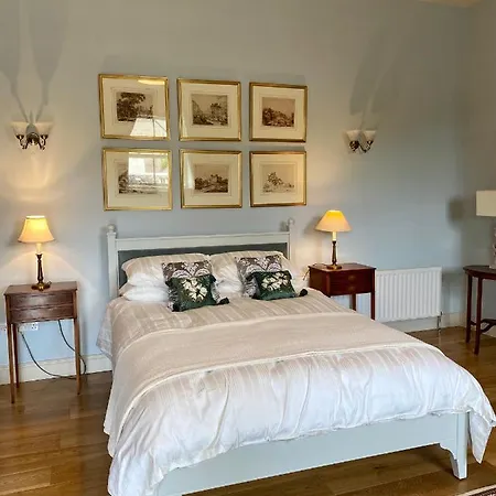 Country house The Coach House At Moyglare Manor *